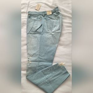 NWT Universal Thread Womens Plus Size Light Wash Distressed Raw Hem Skinny Jeans